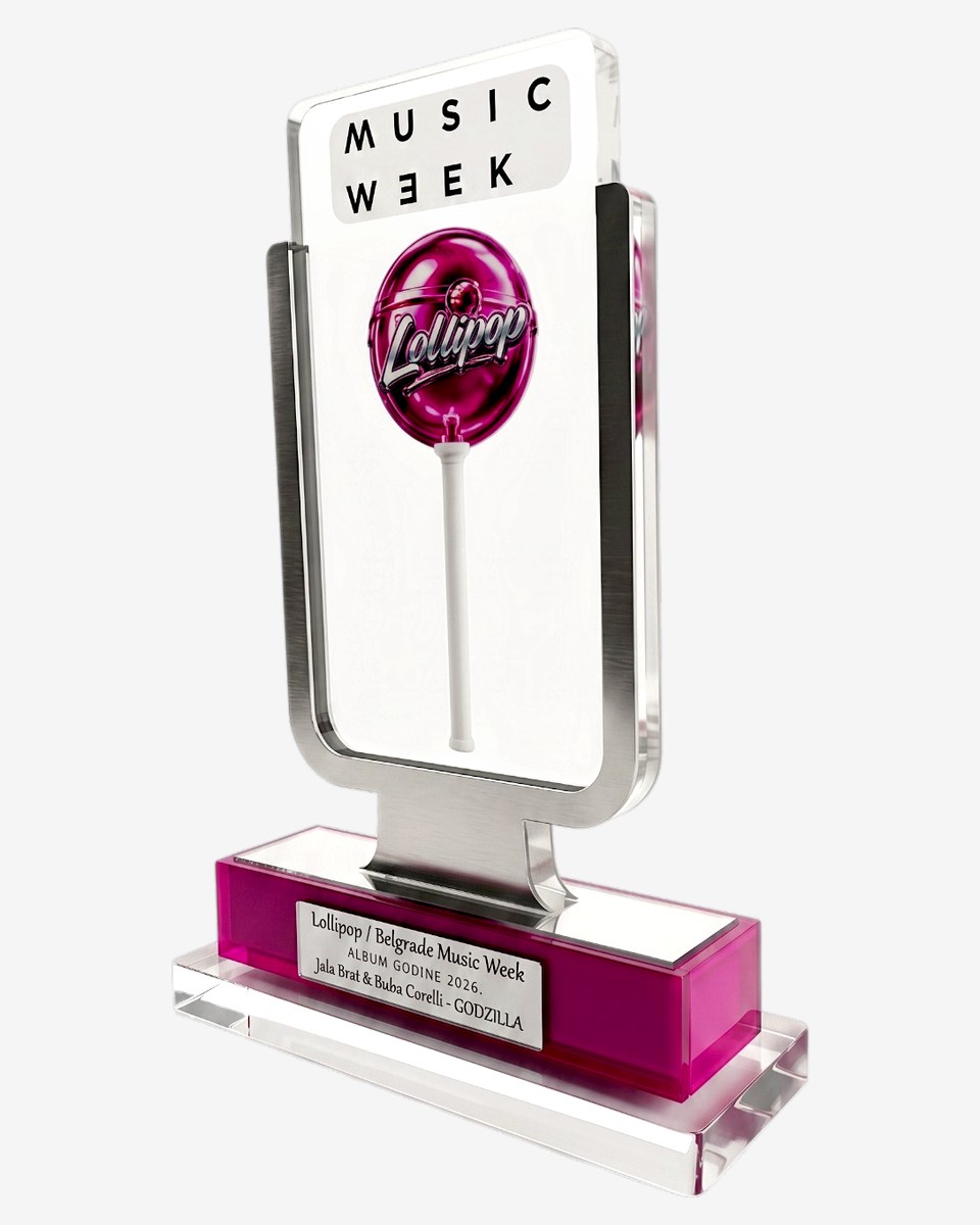 Trofej za Belgrade Music Week Awards, transparentni i ogledalo pleksiglas na svetloj pozadini